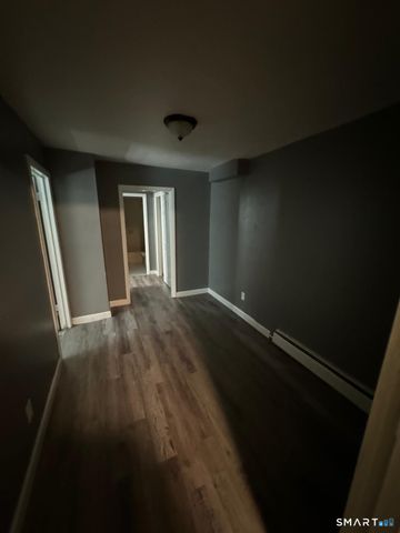 275 Lexington Avenue 2nd, Bridgeport, CT 06604