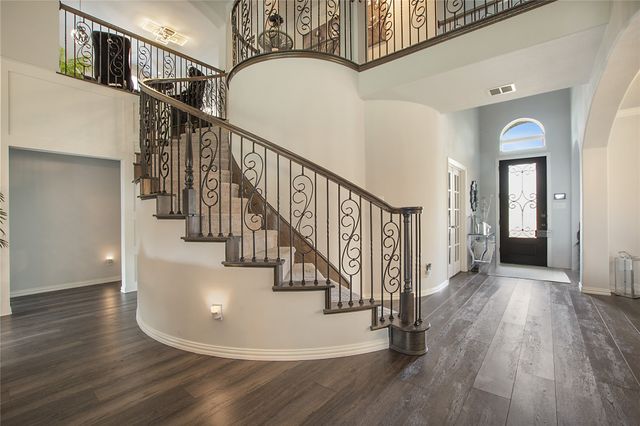 1121 Red Hawk Lane, Forney, TX 75126