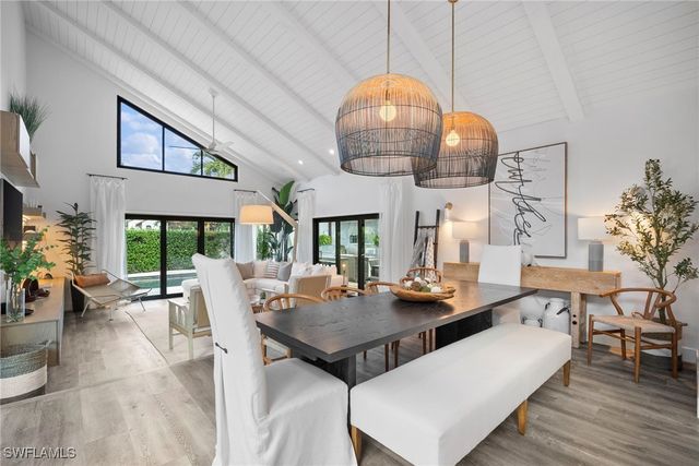 504 Tierra Mar LN E 2, Naples, FL 34108