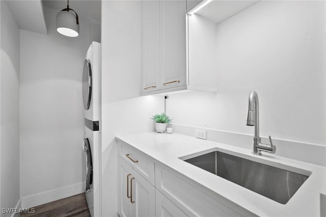 504 Tierra Mar LN E 2, Naples, FL 34108