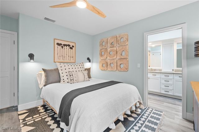 504 Tierra Mar LN E 2, Naples, FL 34108