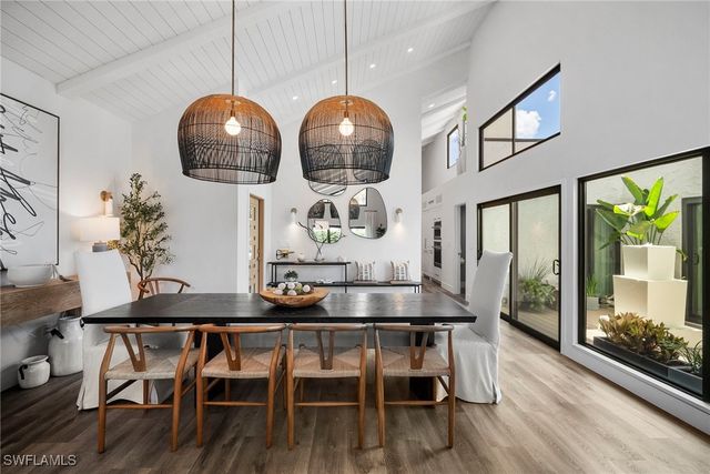 504 Tierra Mar LN E 2, Naples, FL 34108