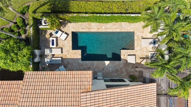 504 Tierra Mar LN E 2, Naples, FL 34108