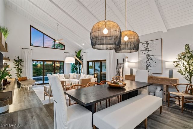 504 Tierra Mar LN E 2, Naples, FL 34108