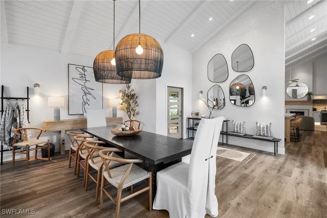 504 Tierra Mar LN E 2, Naples, FL 34108