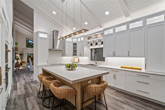 504 Tierra Mar LN E 2, Naples, FL 34108