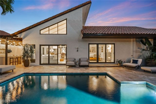 504 Tierra Mar LN E 2, Naples, FL 34108