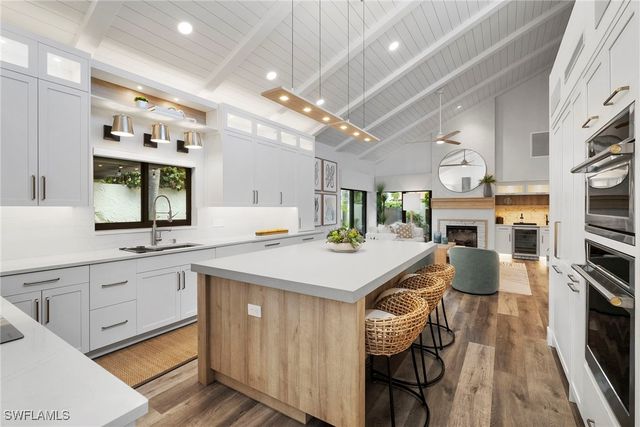 504 Tierra Mar LN E 2, Naples, FL 34108