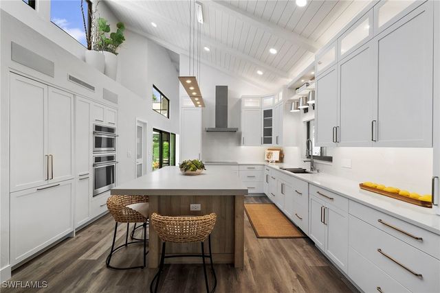 504 Tierra Mar LN E 2, Naples, FL 34108