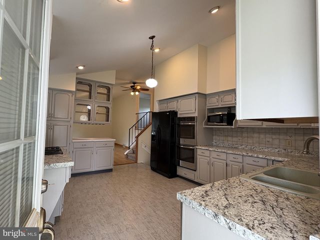 3 RADNOR RD, Newark, DE 19713
