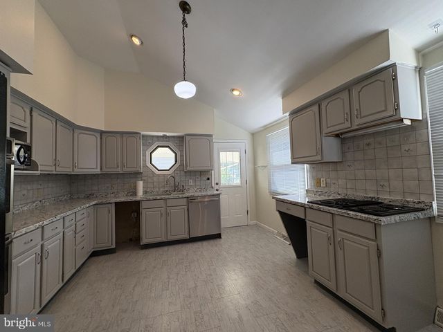 3 RADNOR RD, Newark, DE 19713
