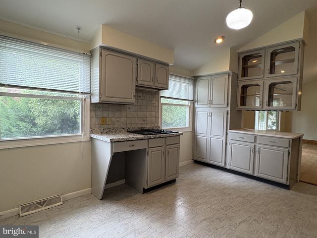 3 RADNOR RD, Newark, DE 19713