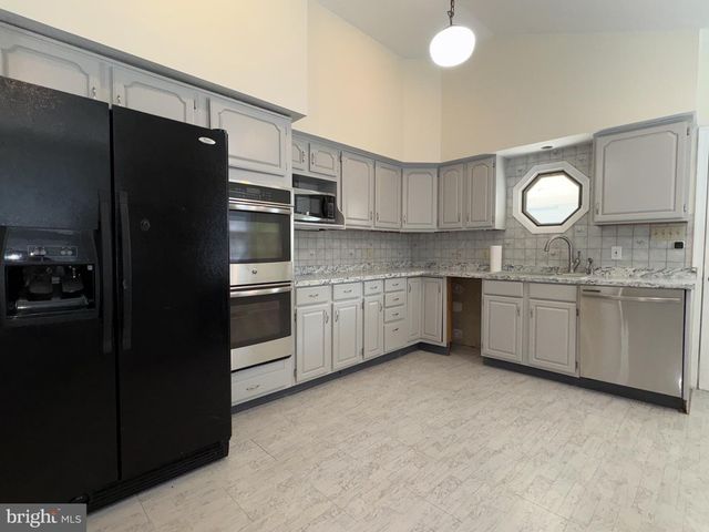 3 RADNOR RD, Newark, DE 19713