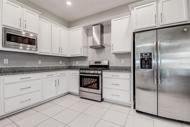 30932 LINDENTREE DRIVE, Wesley Chapel, FL 33543