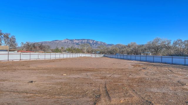 2201 Loma Larga Road, Corrales, NM 87048
