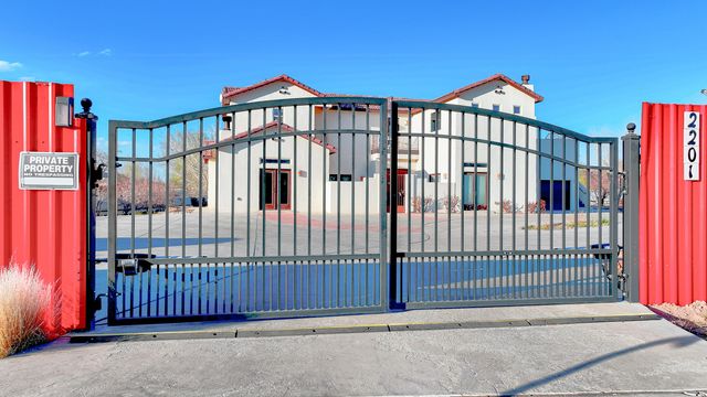 2201 Loma Larga Road, Corrales, NM 87048