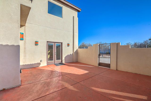 2201 Loma Larga Road, Corrales, NM 87048