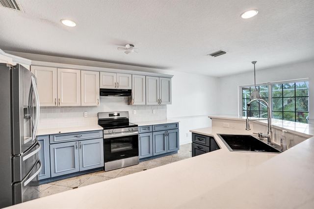 9352 Cascade Court, Boynton Beach, FL 33437