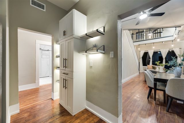 924 N Winnetka Avenue, Dallas, TX 75208