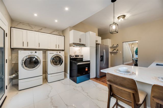 924 N Winnetka Avenue, Dallas, TX 75208