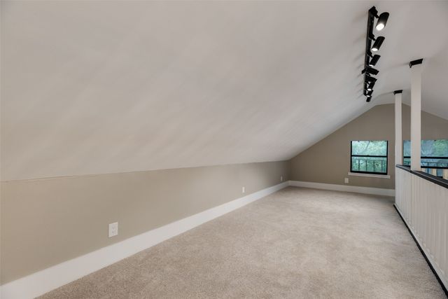 924 N Winnetka Avenue, Dallas, TX 75208