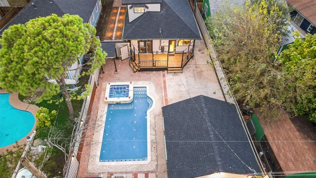 924 N Winnetka Avenue, Dallas, TX 75208