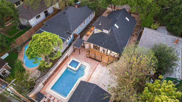 924 N Winnetka Avenue, Dallas, TX 75208