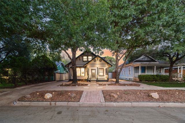 924 N Winnetka Avenue, Dallas, TX 75208