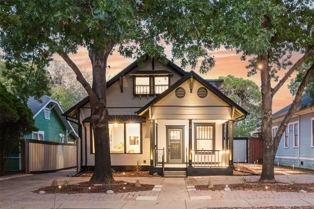 924 N Winnetka Avenue, Dallas, TX 75208
