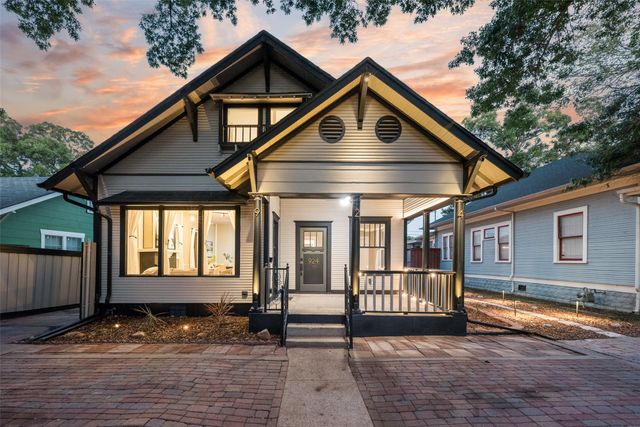 924 N Winnetka Avenue, Dallas, TX 75208