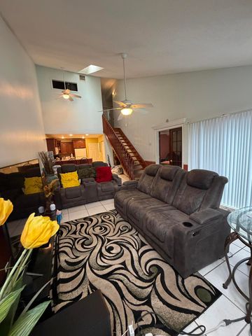 2035 Winners Circle, North Lauderdale, FL 33068