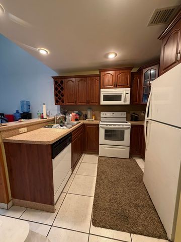 2035 Winners Circle, North Lauderdale, FL 33068