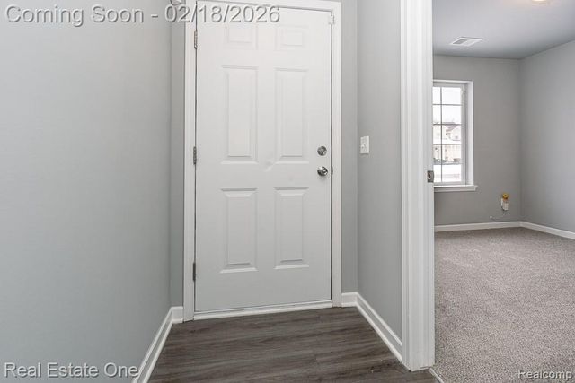 2249 Legacy Drive, Burton, MI 48519