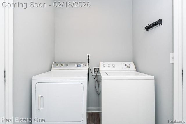 2249 Legacy Drive, Burton, MI 48519