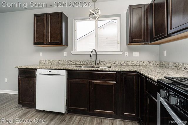 2249 Legacy Drive, Burton, MI 48519