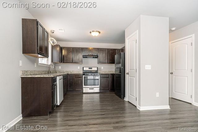 2249 Legacy Drive, Burton, MI 48519