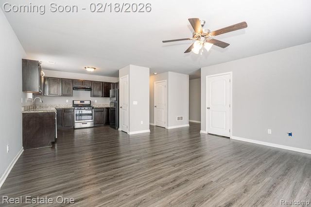 2249 Legacy Drive, Burton, MI 48519