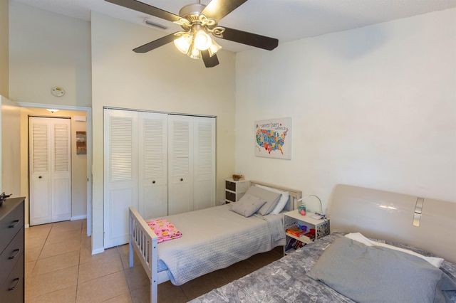 508 Harbour Pointe Way, Greenacres, FL 33413