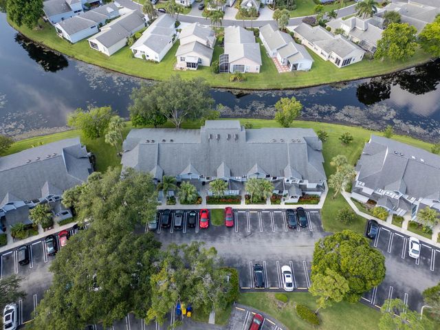 508 Harbour Pointe Way, Greenacres, FL 33413