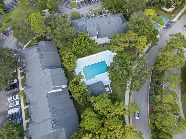 508 Harbour Pointe Way, Greenacres, FL 33413