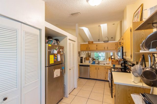 508 Harbour Pointe Way, Greenacres, FL 33413