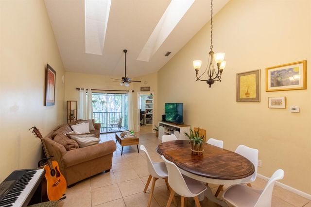 508 Harbour Pointe Way, Greenacres, FL 33413
