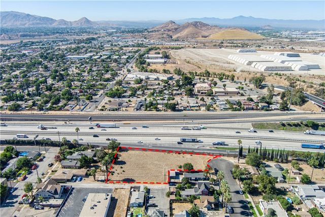 100 N 2nd, Colton, CA 92324