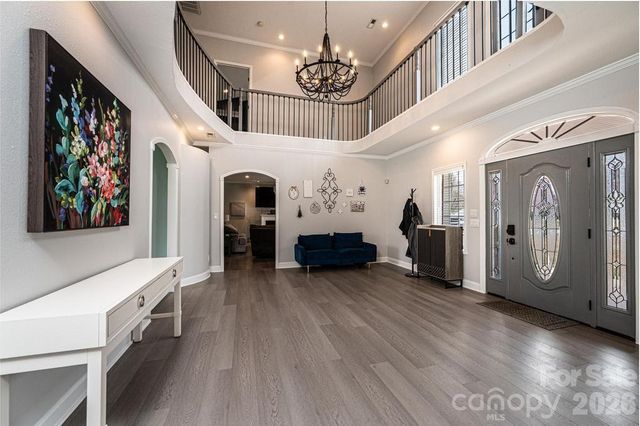 1360 Sweetbriar Lane, Hickory, NC 28602