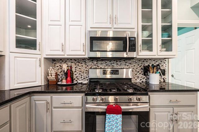 1360 Sweetbriar Lane, Hickory, NC 28602