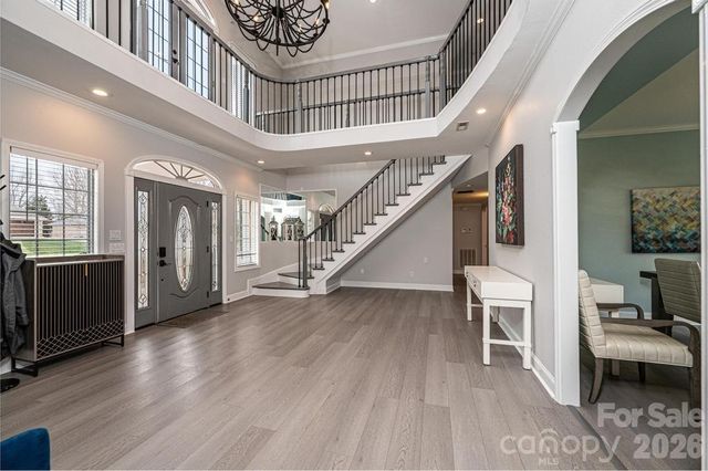 1360 Sweetbriar Lane, Hickory, NC 28602