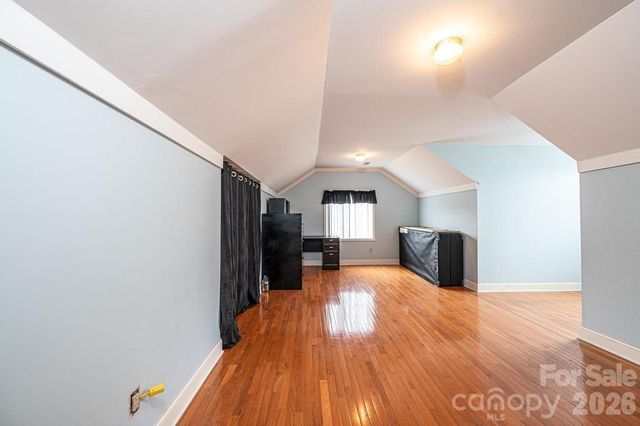 1360 Sweetbriar Lane, Hickory, NC 28602