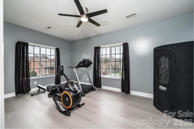 1360 Sweetbriar Lane, Hickory, NC 28602