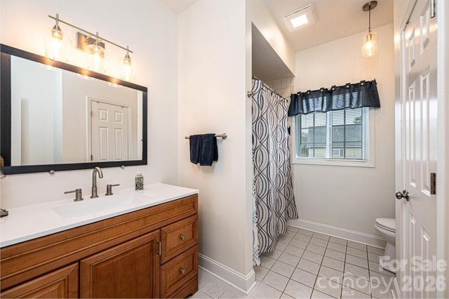 1360 Sweetbriar Lane, Hickory, NC 28602