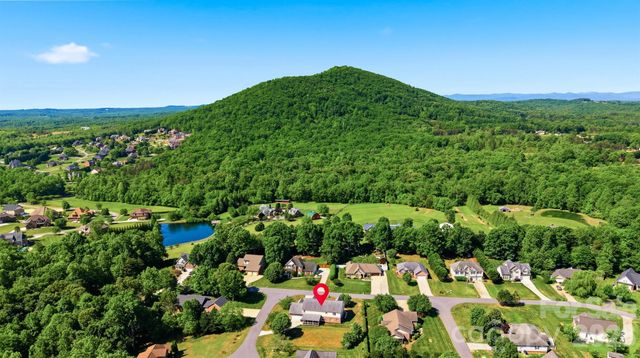 1360 Sweetbriar Lane, Hickory, NC 28602